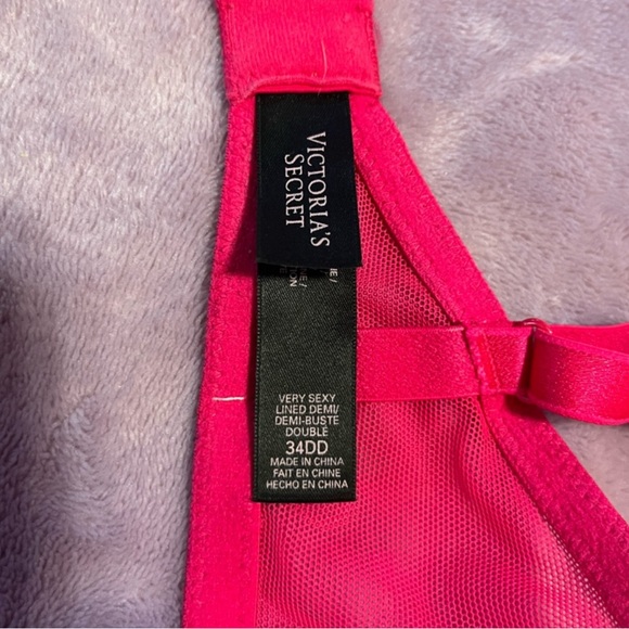 Victoria’s Secret Lightly Lined Demi - Picture 4 of 4